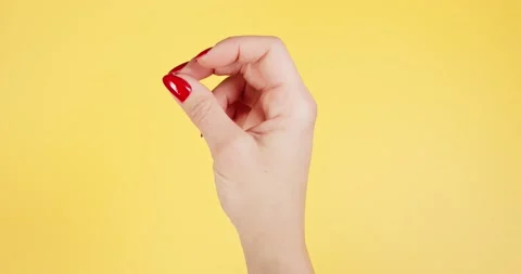 Close up of woman's hand snapping her finger doing the hand gesture Video stock 140607496