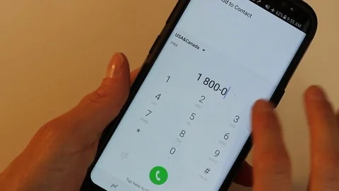 Close-Up Woman's Hands Dialing Phone Number on Cell Phone But No Connection Vidéo 85000503