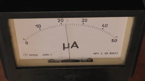 Close up of working ammeter Vídeos de archivo 56512304