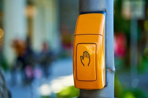 Close-up, yellow button to switch traffic lights Foto stock