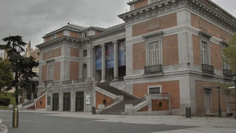Closed and empty Prado Museum wide shot without people due to COVID19 動画素材 130026542