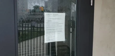 Closed bankrupt and empty restaurants and small businesses during COVID pandemic Vídeo Stock 147368333