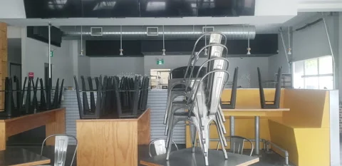 Closed bankrupt and empty restaurants and small businesses during COVID pandemic 库存影片 147368418