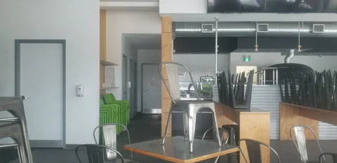 Closed bankrupt and empty restaurants and small businesses during COVID pandemic Vídeo Stock 147368560