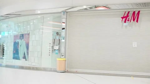 Closed H and M store in Russian shopping mall Stock-Footage 174477284