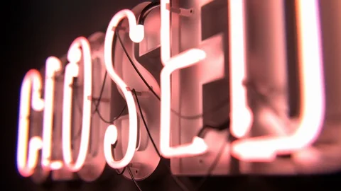 CLOSED - Neon Sign Stockbeeldmateriaal 128833160