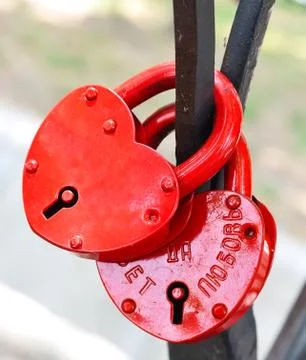 Closed red padlock Foto stock