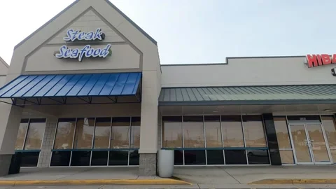 Closed restaurants due to the covid-19 pandemic in Augusta Georgia Stock Footage 147898225