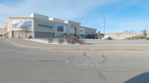 Closed retail shopping mall during COVID 19 coronavirus pandemic lockdown 库存影片 146336487