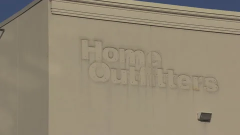Closed retail stores and shops in Toronto during COVID pandemic lockdown Vidéo 149643992