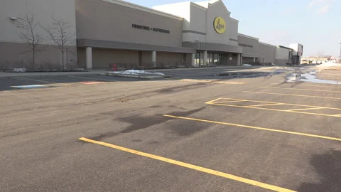 Closed small business retail stores and shops in Toronto in COVID recession Video stock 149636972