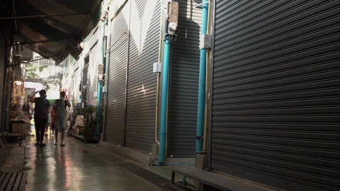 Closed store at Chatuchak Weekend Market in Bangkok. Video stock 147457987