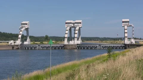 Closed weir low water level in the river Rhine (Nederrijn) Stock-Footage 202641059