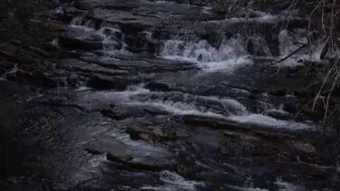 Closer River Throught Rocks Vidéo 99839298