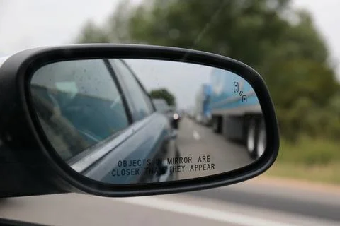 Closer Than You Think Warning Message on Car Side Mirror 스톡 사진