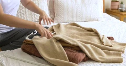 CLoset organizing Video stock 146814658