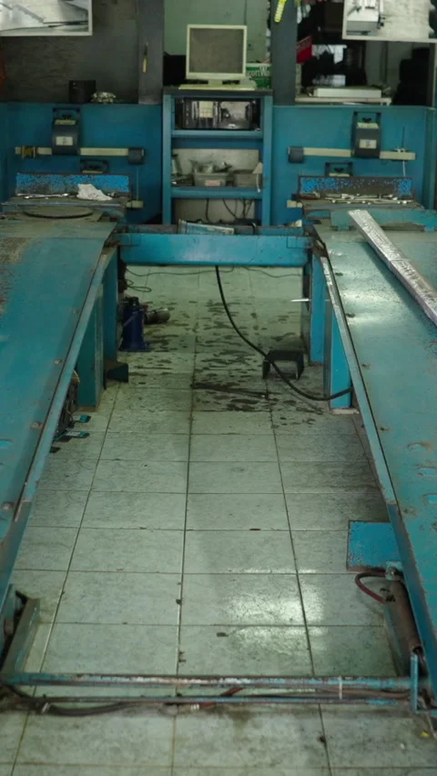 Closeup of the blue elevator in a machine shop Video stock 265576751