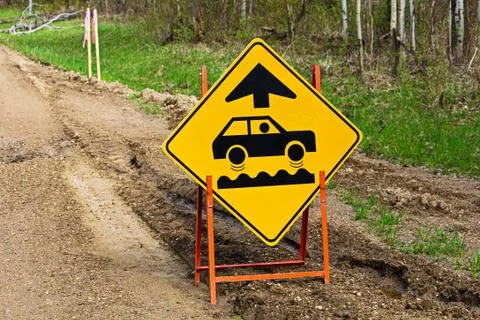Closeup of a bumpy road ahead sign Foto stock