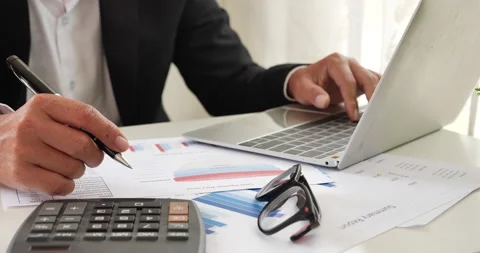 Closeup businessman hands working use laptop finance business document reading r Vídeo Stock 231760277