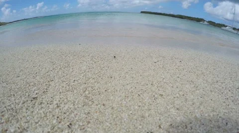 Closeup of caribbean sandy beach, fisheye Vidéo 59162389