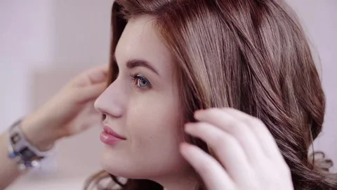 Closeup of completion the look of the model girl Stock Footage 82466115