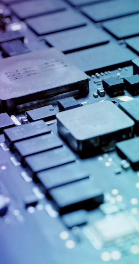 CloseUp of Contemporary Circuit Board Featuring Integrated Chips and Components Vidéo 294081132