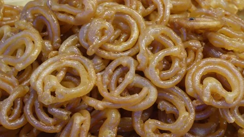 Closeup of Crispy Fried Jalebi 스톡 동영상 329377033