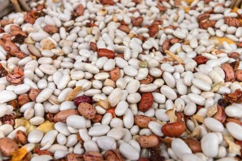 Closeup of different types of beans background. Bean texture Foto stock