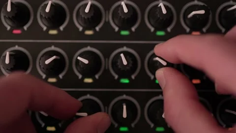 Closeup DJ Hands Playing With Knobs on Turntable at Studio 스톡 동영상 171585196