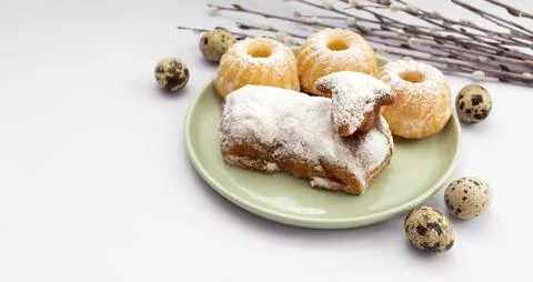 Closeup Easter Sweet Lamb Pound Cake Sprinkled With Powdered Sugar, Quail Eggs Stock Photos