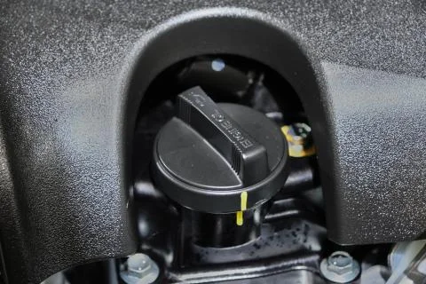 Closeup engine oil cap in engine room Foto stock