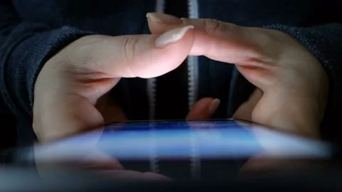 Closeup of female hand typing a text message. Stock Footage 100568047