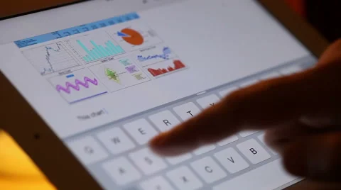 Closeup of fingers taking notes during a business meeting Video stock 45705234
