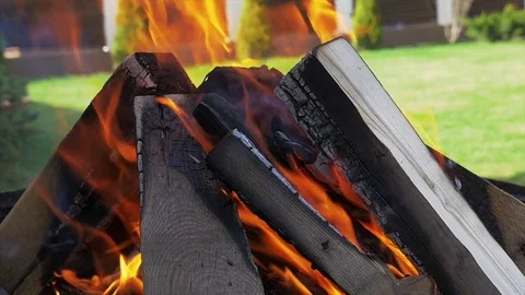 Closeup of flames burning, slow 動画素材 71129642