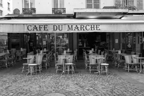 Closeup grayscale of Cafe du Marche outdoors, Paris Stock-Fotos