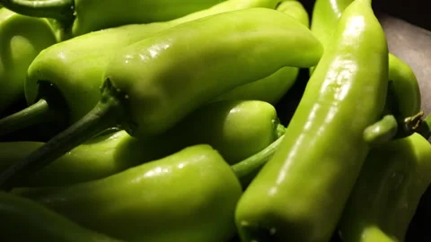 Closeup of a green pepper Video stock 302537104