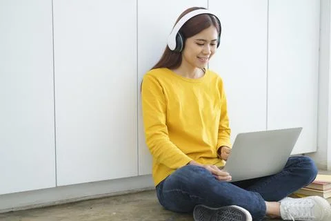 Closeup hand coding programing computer software. Foto stock