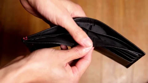 Closeup hand man open an Empty Wallet because he lost money poor finance debt Vídeos de archivo 336450406