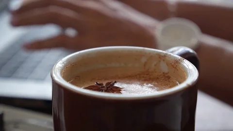 Closeup Hands Typing on Laptop and Drinking Coffee Видео 70721377