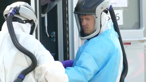 Closeup of high-tech 3M supplied air device wore by paramedic at real incident 스톡 동영상 133972767