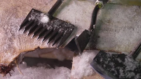 Closeup of ice sculptor tools on the table 库存影片 268741407