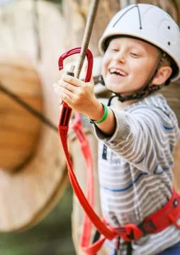 Closeup image hand with safe spring hook on the rope Foto stock