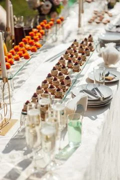 The closeup image of the various small cup cakes Foto stock