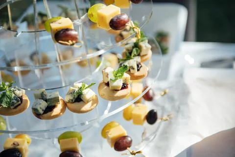 The closeup image of the various small cup cakes Foto stock