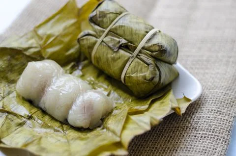 Closeup Khao Tom Mad or Dessert sticky rice. Traditional Thai desserts Foto stock