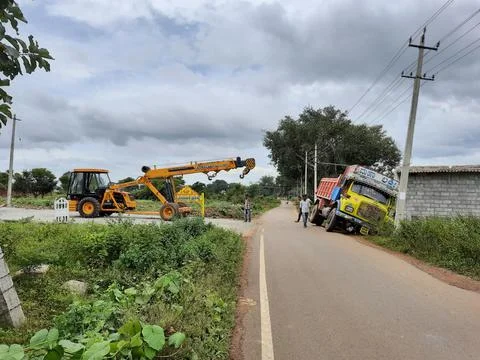 Closeup of Lorry Accident using Crane lifting to the roadside. Fotos de archivo