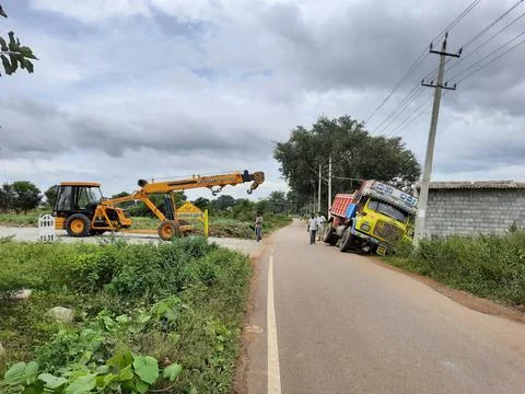 Closeup of Lorry Accident using Crane lifting to the roadside. Fotos de archivo
