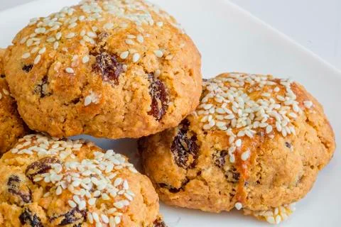 Closeup macro photo of a stack of freshly baked home made chewy Oatmeal cooki 스톡 사진