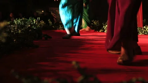 Closeup man feet when they dance a traditional dance costumes. Vidéo 62279456
