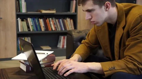 Closeup man working on laptop 스톡 동영상 155963249